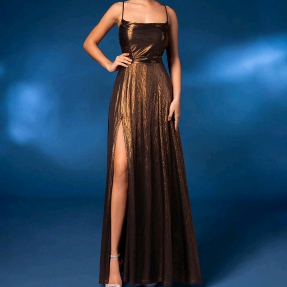Elegant & Luxurious Draped Neck Halter Graduation Party Dress - Picture 1 of 7